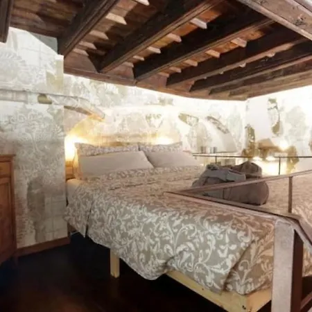 Elegante Nel Cuore Di * Turin